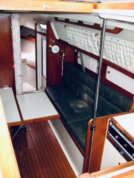 C&C 29 1984 Inside Side berth Open table.jpg