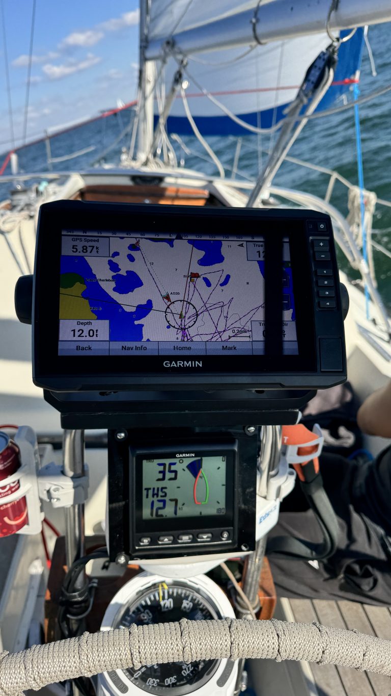 C&C 29 1984 New Garmin Chartplotter Instrument and Compass.jpg